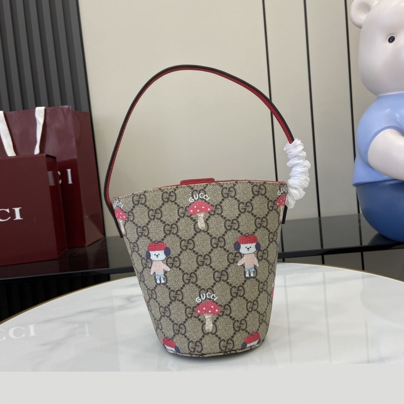G*u*i bucket bags